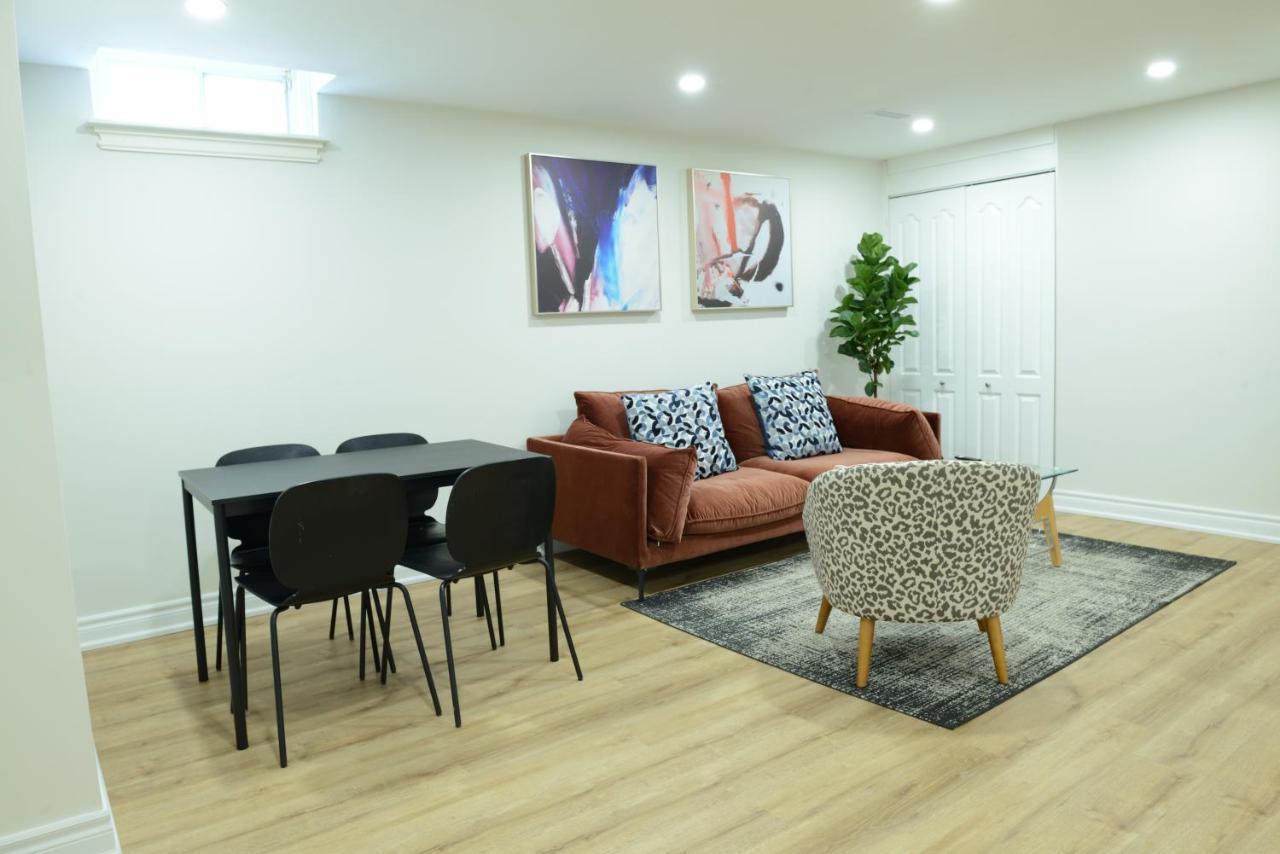 Spacious 2-Bed-Room Near Yonge & Major Mackenzie Richmond Hill Exterior foto