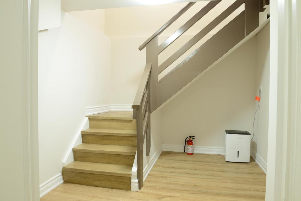 Spacious 2-Bed-Room Near Yonge & Major Mackenzie Richmond Hill Exterior foto