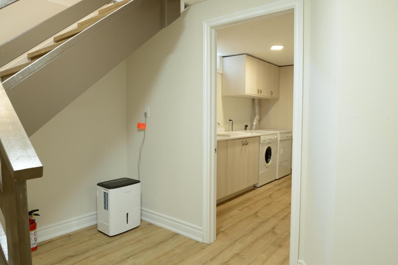 Spacious 2-Bed-Room Near Yonge & Major Mackenzie Richmond Hill Exterior foto