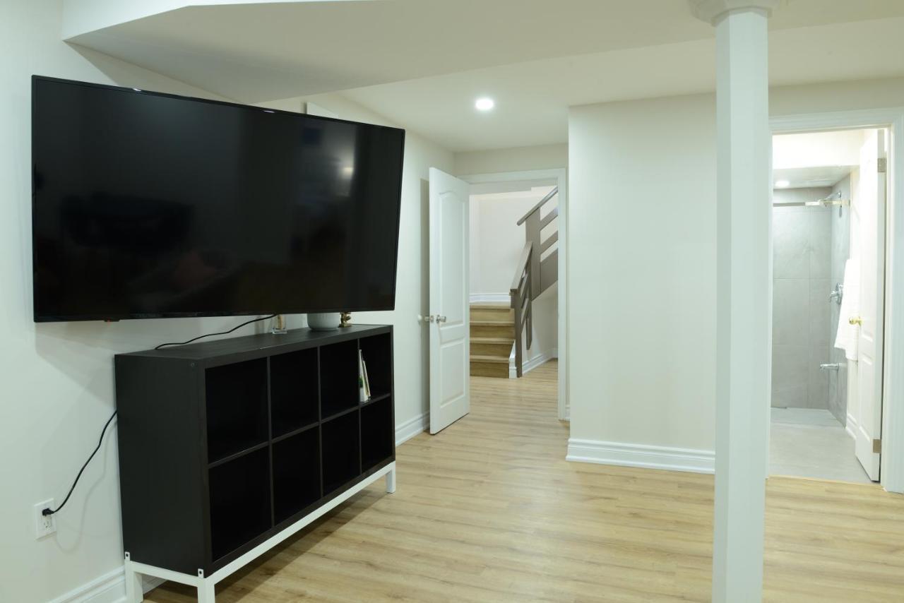 Spacious 2-Bed-Room Near Yonge & Major Mackenzie Richmond Hill Exterior foto