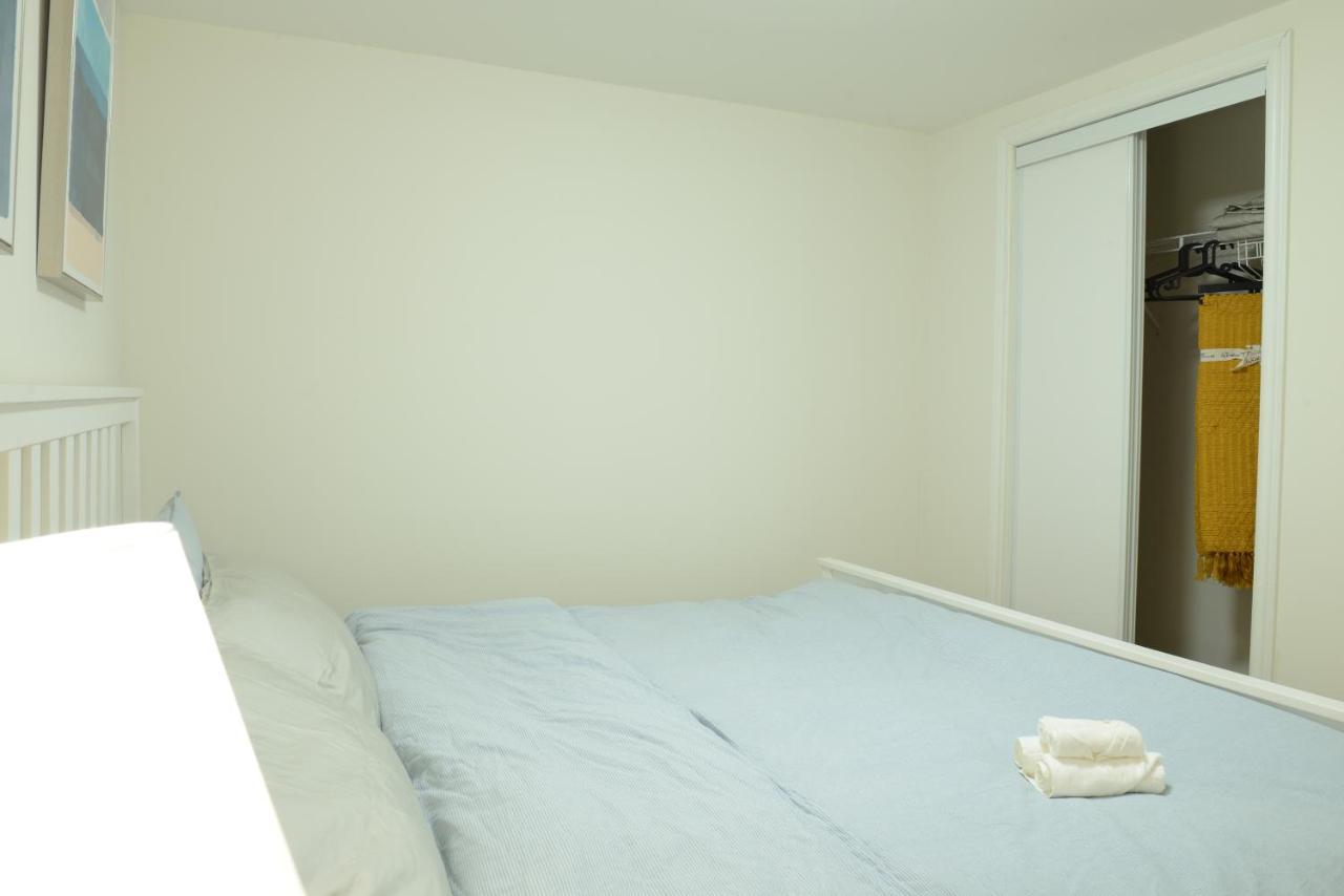Spacious 2-Bed-Room Near Yonge & Major Mackenzie Richmond Hill Exterior foto