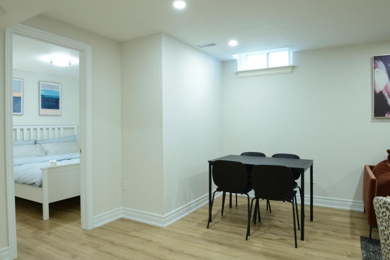 Spacious 2-Bed-Room Near Yonge & Major Mackenzie Richmond Hill Exterior foto