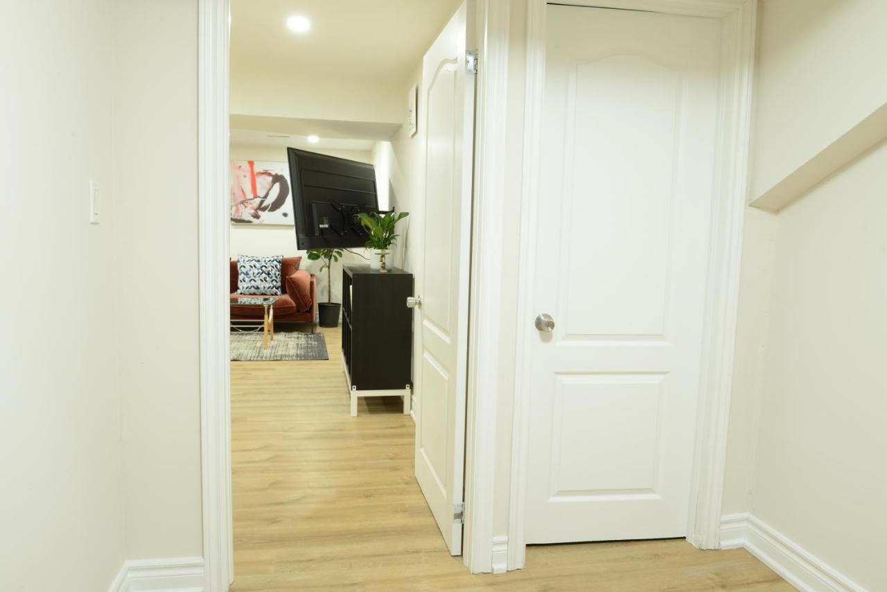 Spacious 2-Bed-Room Near Yonge & Major Mackenzie Richmond Hill Exterior foto