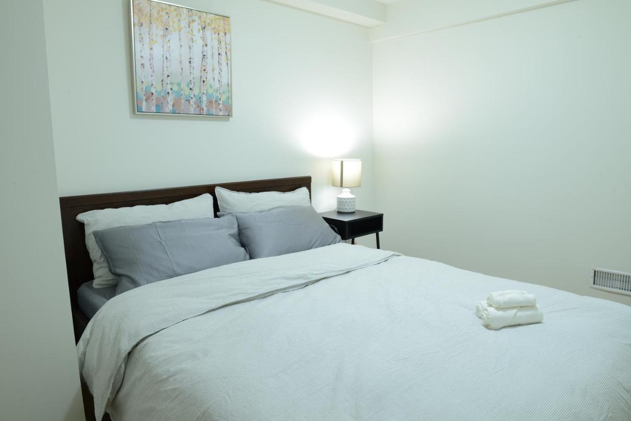 Spacious 2-Bed-Room Near Yonge & Major Mackenzie Richmond Hill Exterior foto